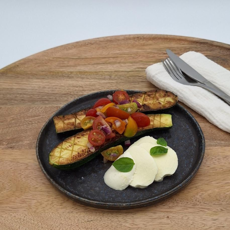 Zucchini-Bruschetta mit Burrata